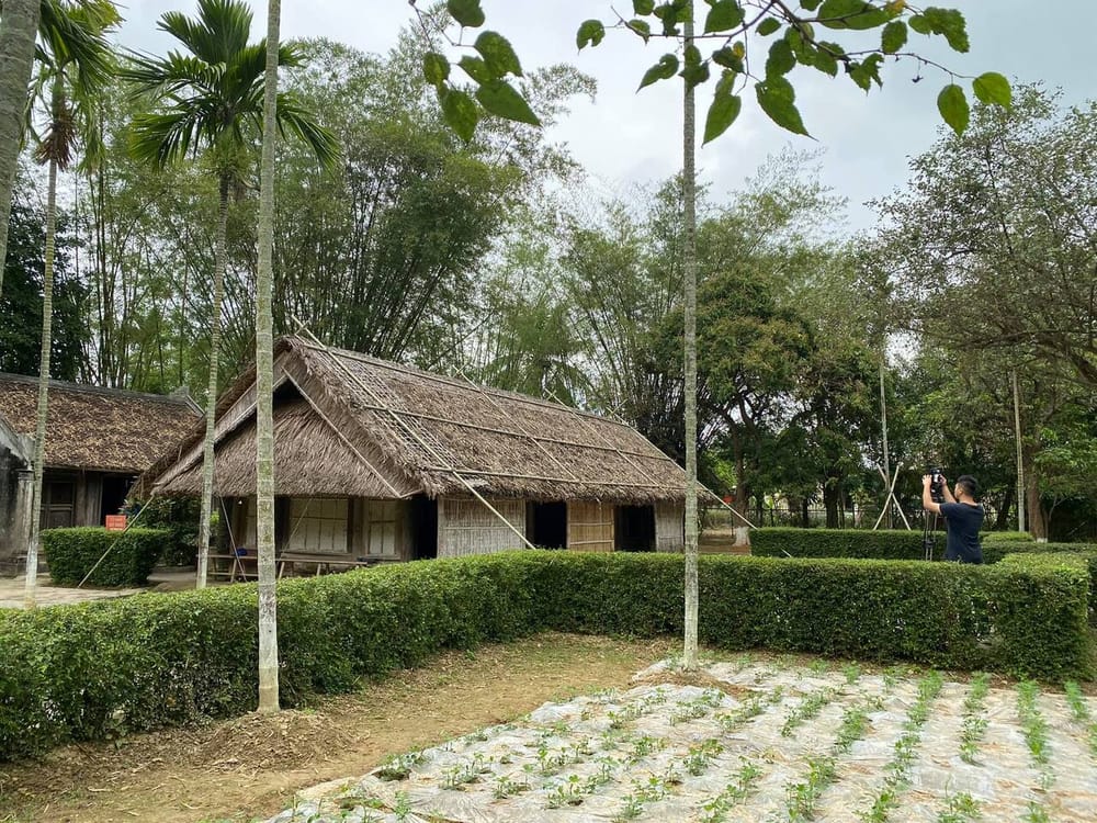 VỀ XỨ NGHỆ THĂM LÀNG SEN QUÊ BÁC