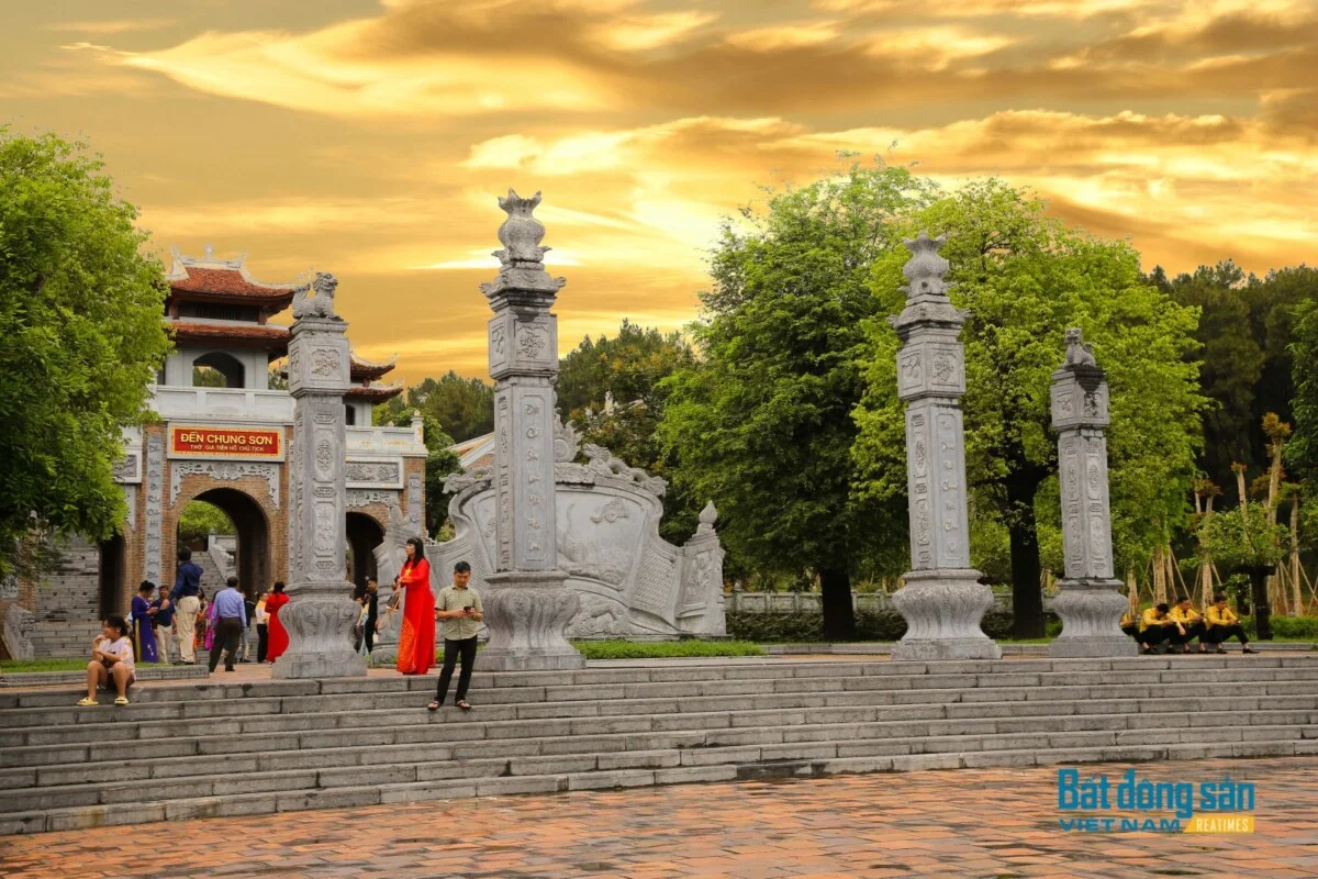 TÌM VỀ CỘI NGUỒN DÂN TỘC TẠI ĐỀN CHUNG SƠN