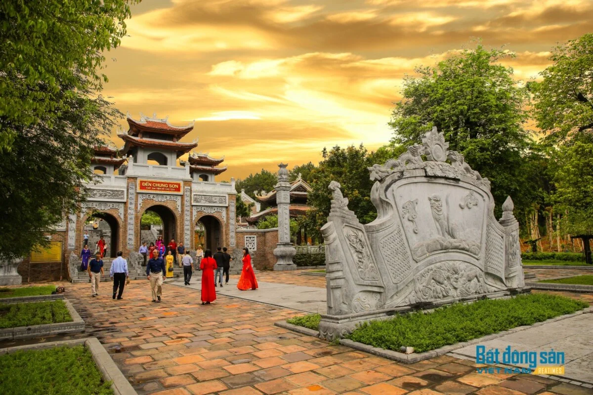 TÌM VỀ CỘI NGUỒN DÂN TỘC TẠI ĐỀN CHUNG SƠN