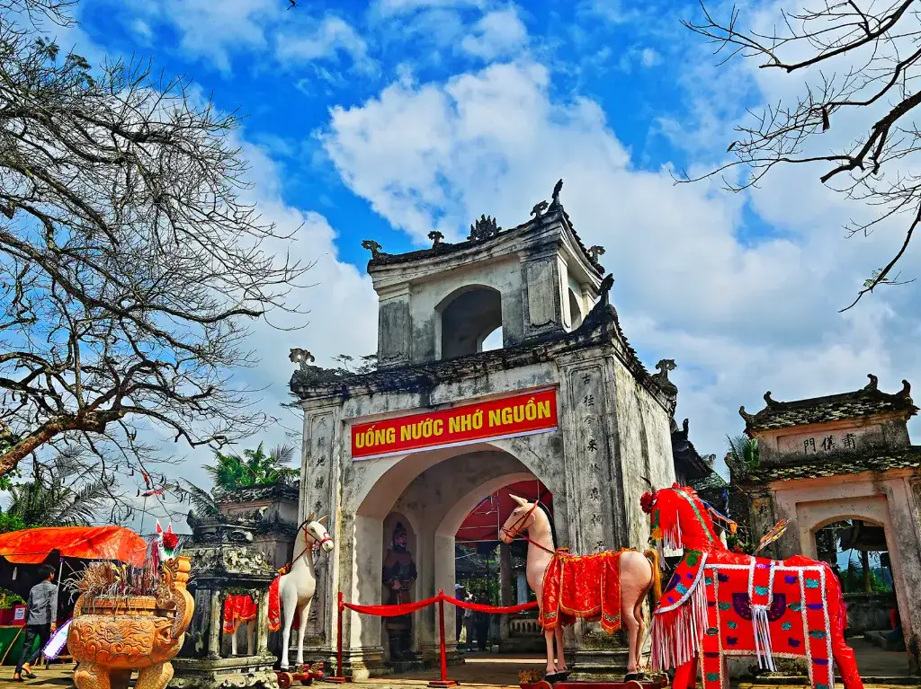 ĐỀN BẠCH MÃ - LINH THIÊNG TỨ TRẤN NGHỆ AN