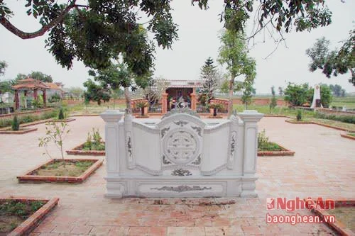 KHU DI TÍCH NHÀ THỜ VÀ MỘ HỌ CỤ HỒ TÙNG MẬU