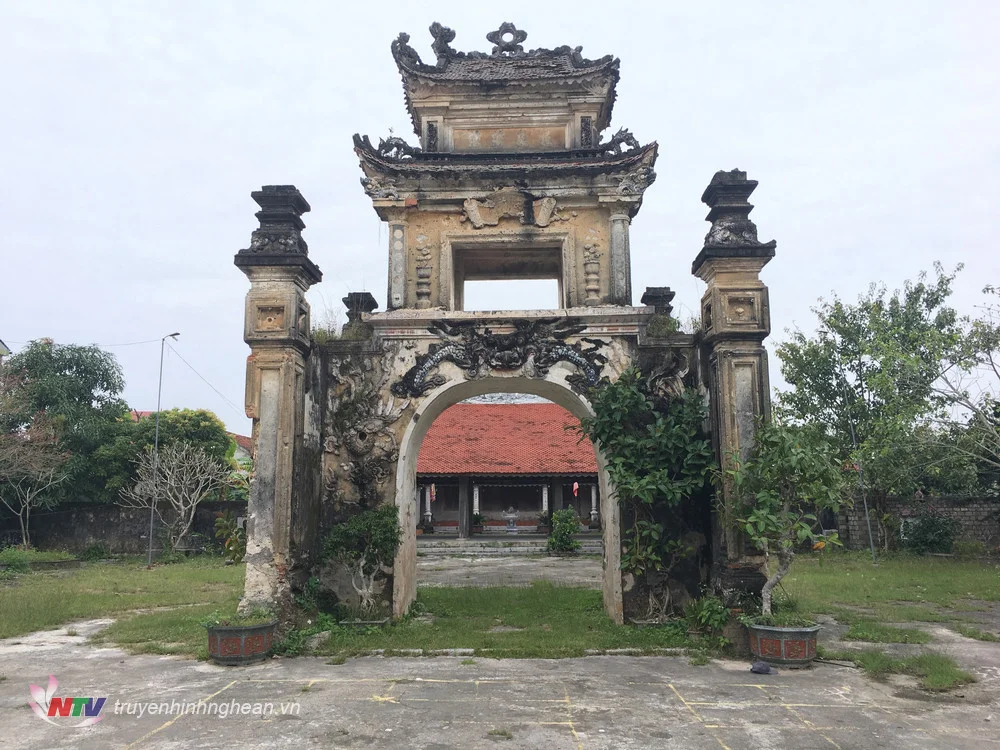 TRẦM TRỒ TRƯỚC DI TÍCH ĐỀN VOI QUỲNH LƯU