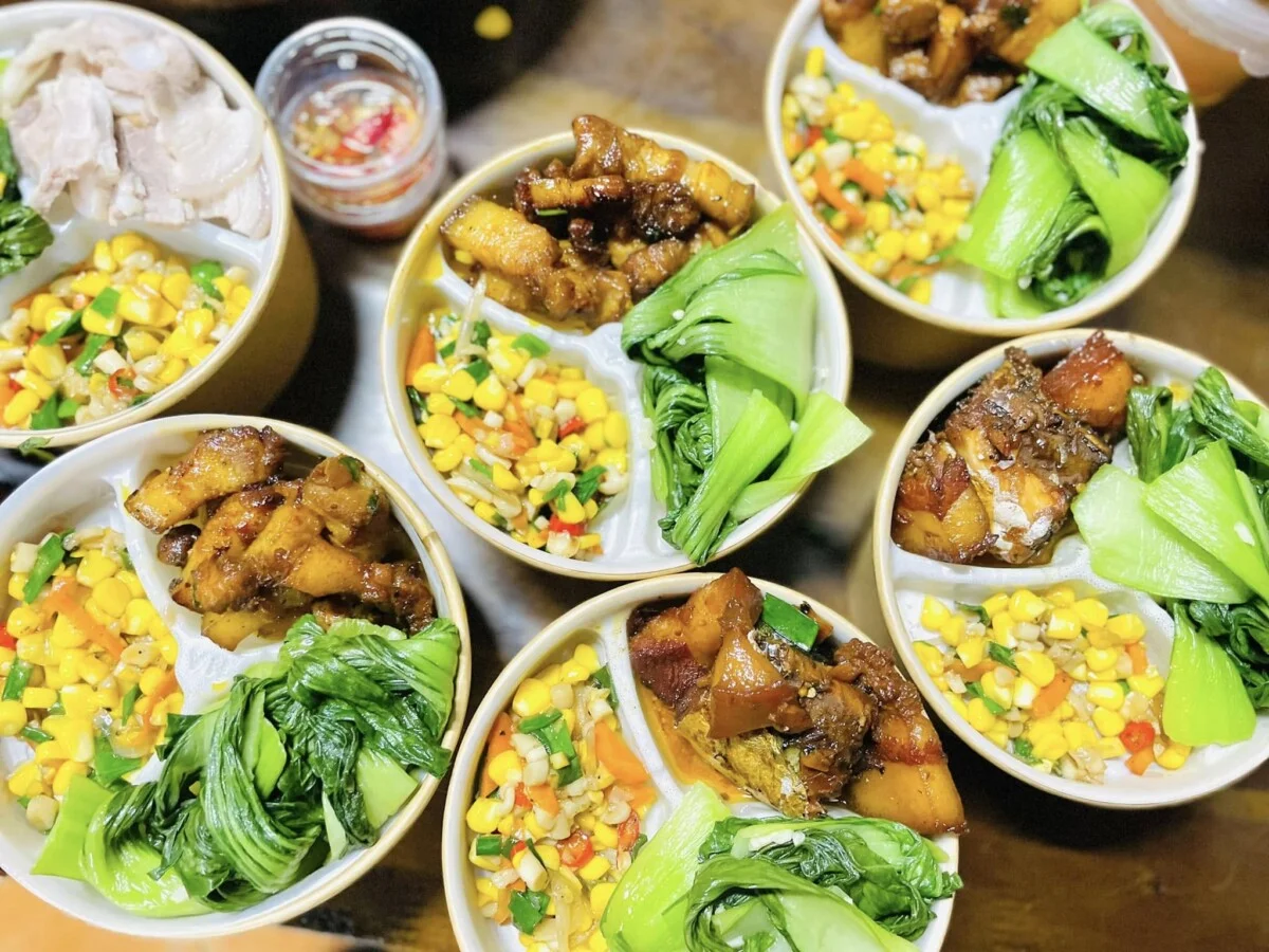 Ăn Gì Trưa Nay? Top 6 Địa Chỉ Cơm Trưa Văn Phòng Ngon Rẻ Tại Vinh Dành Cho Dân Văn Phòng